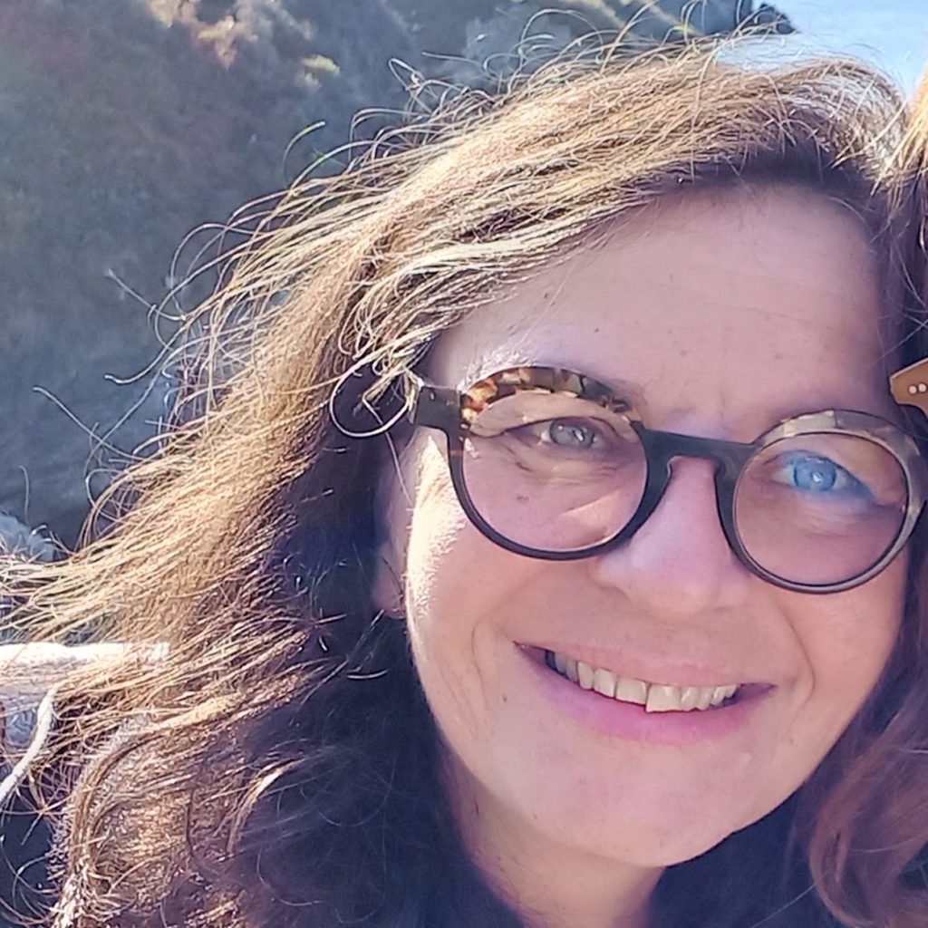 coach diplomée d'état, maitre praticienne en hypnose et formée aux constellations systémiques